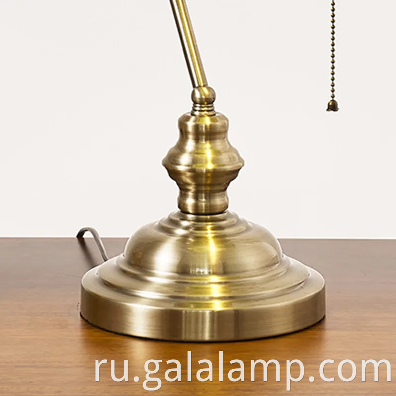 Классическая винтажная американская бронзовая настольная лампа для элегантных спален